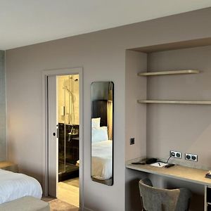 Junior Suite 1 King Bed